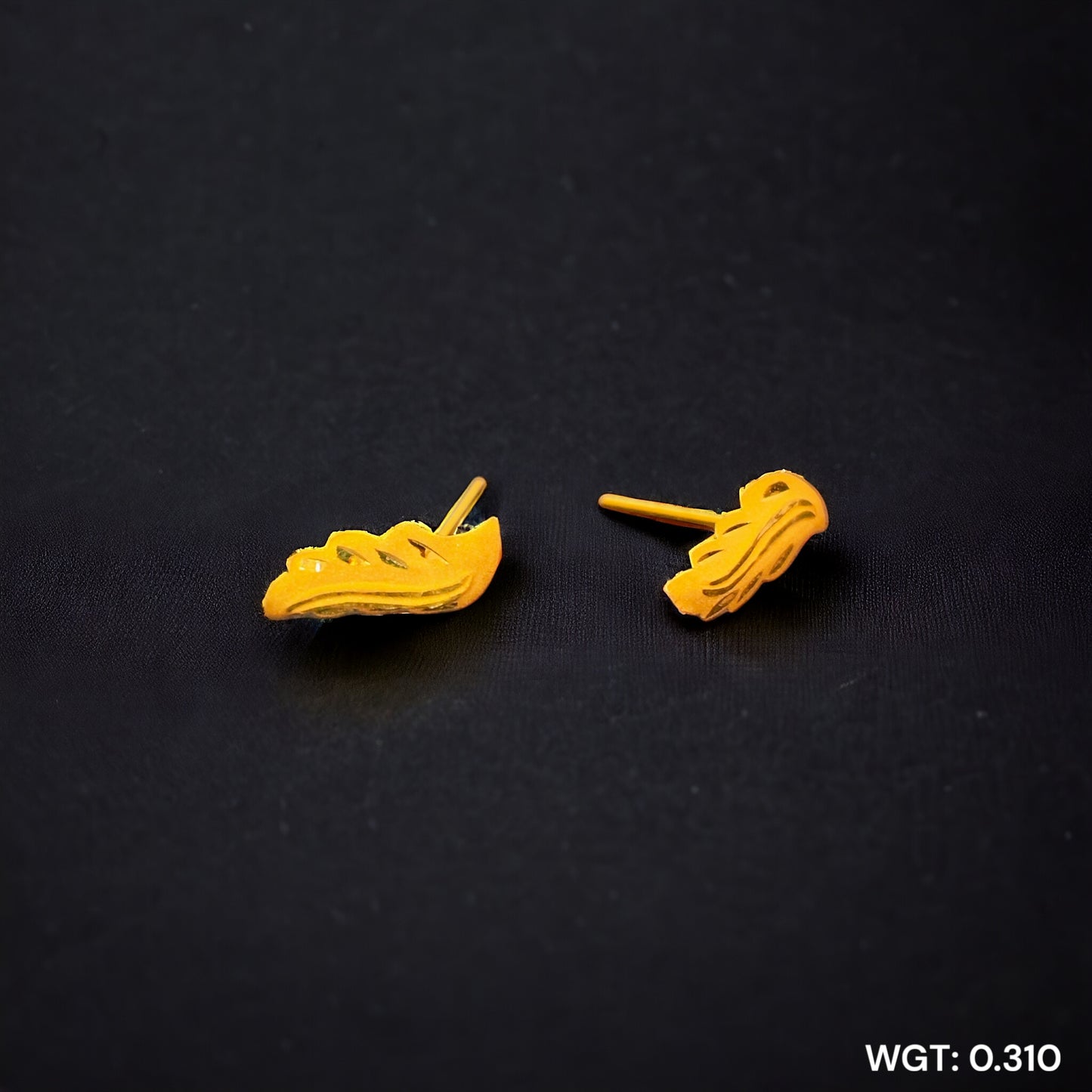 (GPT) RAJLAXMI WGT: 0.310 GM APPROX HUID HALLMARK 916 22KT GOLD EAR TOPS STUD 1 PAIR FOR REGULAR USE.