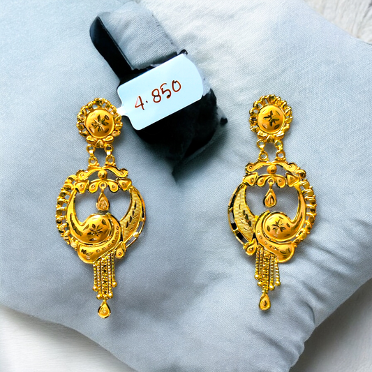 TRJ WGT: 4.850 GM APPROX 22KT HUID HALLMARK GOLD EARRINGS KANBALA 1 PAIR.