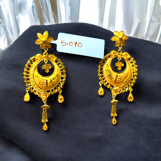 TRJ WGT: 5.070 GM APPROX 22KT HUID HALLMARK GOLD EARRINGS KANBALA 1 PAIR.