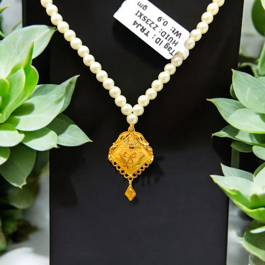 TRJ WGT: 0.900 GM APPROX 22KT HUID HALLMARK GOLD MOTI PENDANT 1 PIECE.