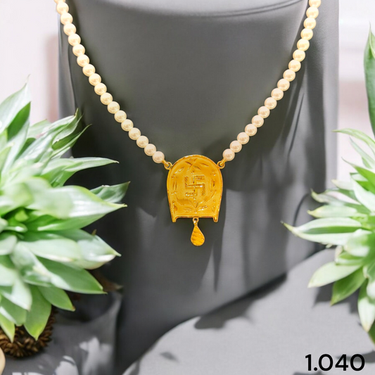 TRJ WGT: 1.040 GM APPROX 22KT HUID HALLMARK GOLD MOTI PENDANT 1 PIECE.