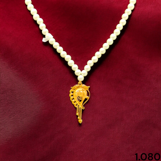 TRJ WGT: 1.080 GM APPROX 22KT HUID HALLMARK GOLD MOTI PENDANT 1 PIECE.