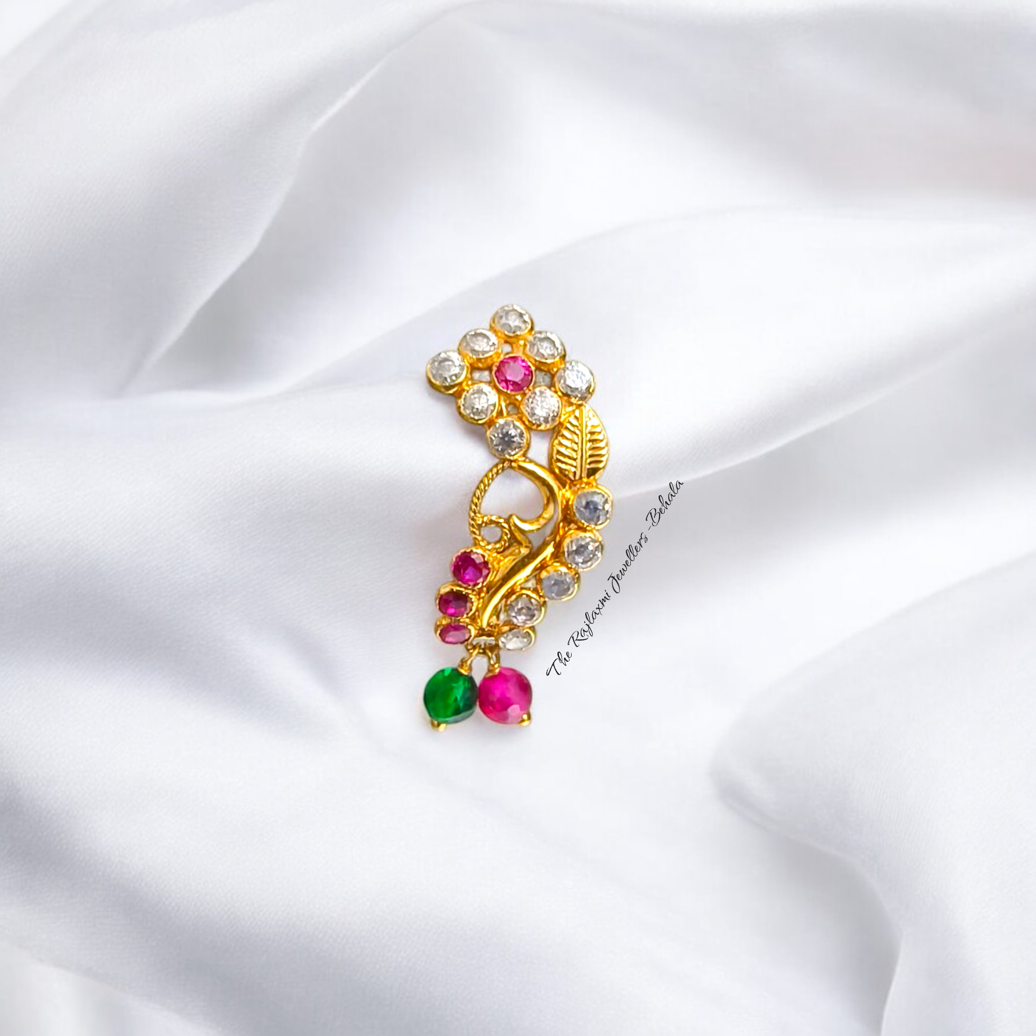 (GNP) RAJLAXMI WGT: 0.810 GM APPROX HUID HALLMARK 18KT GOLD MARATHI NOSEPIN 1 PIECE FOR MARRIAGE (UNIQUE MARATHI STYLE) STUDDED WITH STONES.