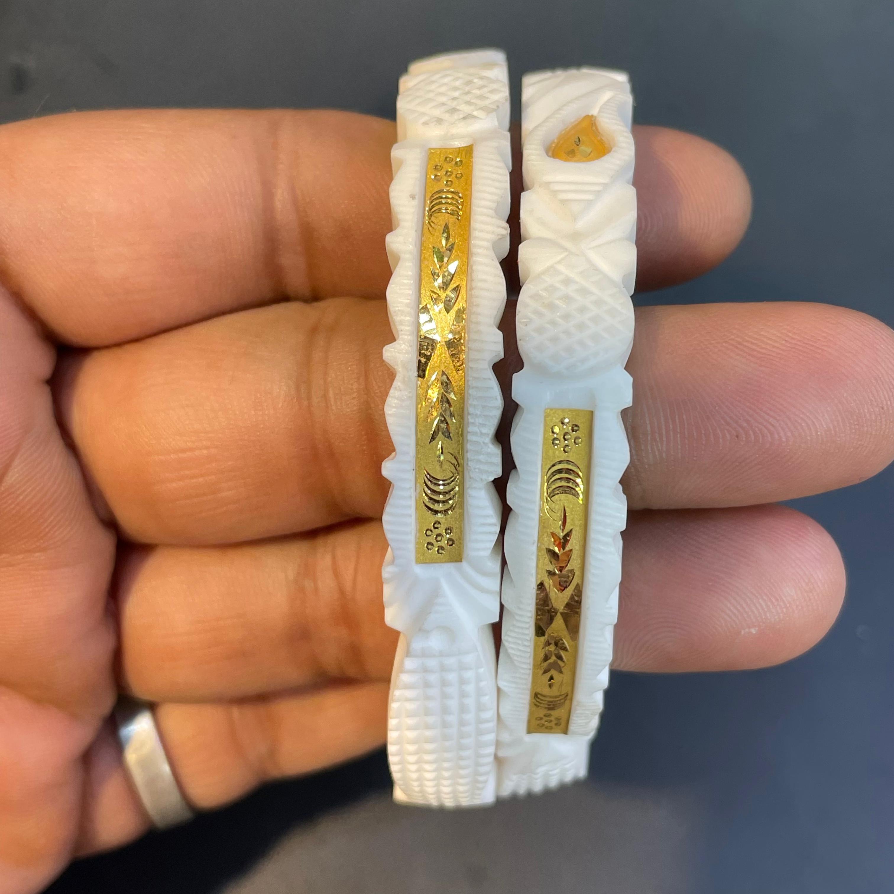 MADE TO ORDER) HUID HALLMARK 22KT GOLD SAKHA BADHANO DESIGN PAIR