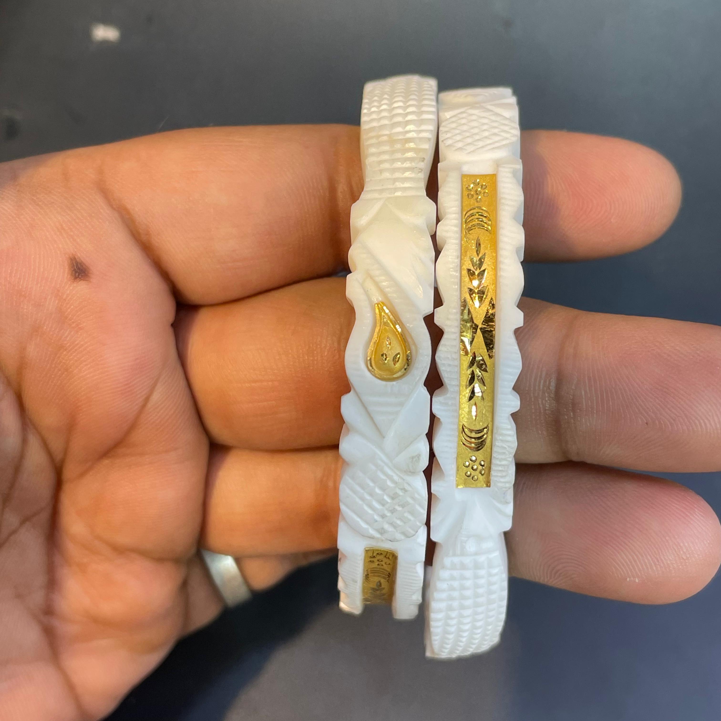 (MADE TO ORDER) HUID HALLMARK 22KT GOLD SAKHA BADHANO DESIGN 1 PAIR  APPROX WEIGHT 1.400 GM.