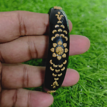 RAJLAXMI (MTO) CARROL DESIGN BLACK COLOUR KDM GOLD BRACELET POLA 1 PIECE FOR MARRIED WOMEN (REGULAR USE) APPROX WGT: 0.400 GM SOLD ON MRP BY MAHALAXMI.