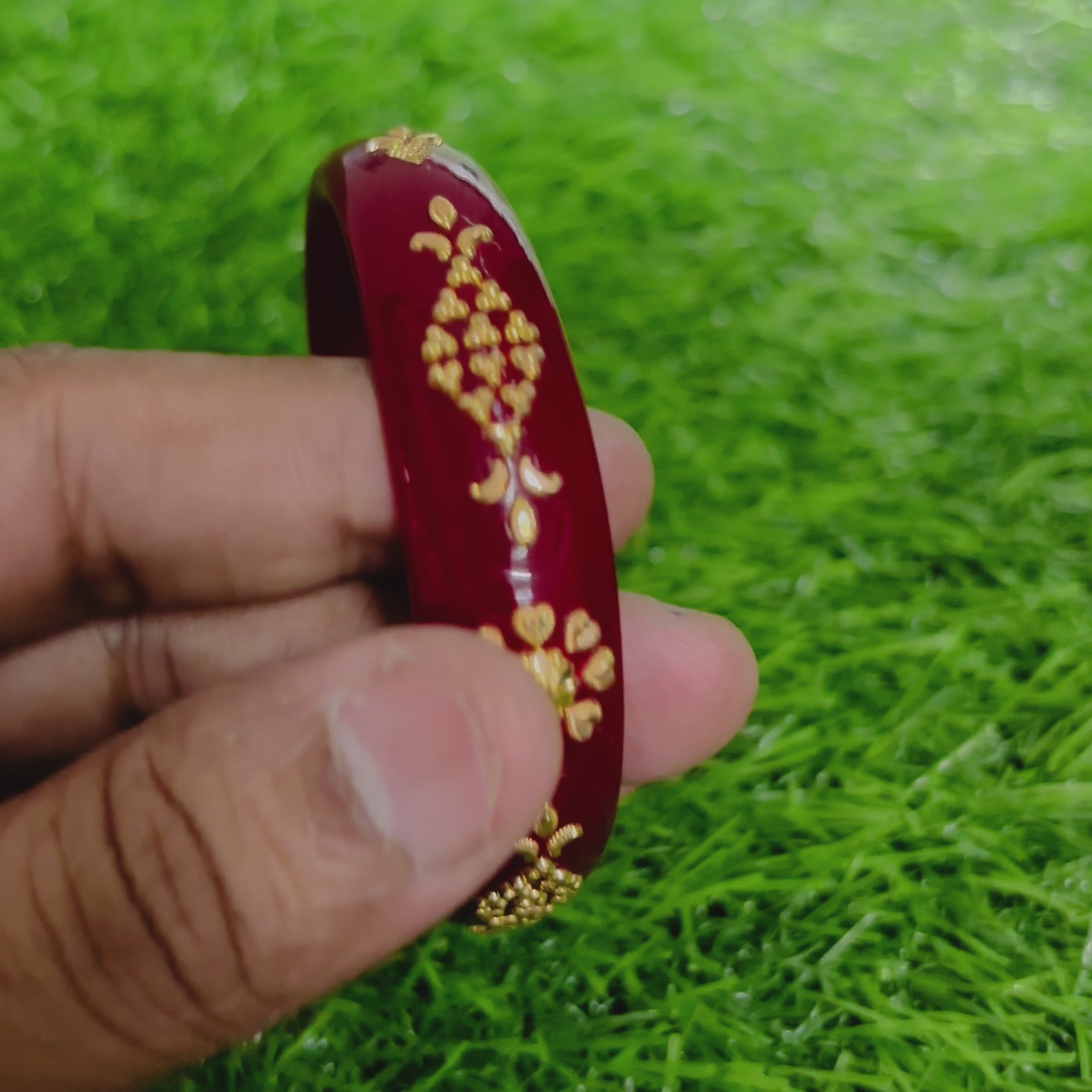 Load video: (GBP50) RAJLAXMI (MTO) REKKI DESIGN RED COLOUR (50 TONCH) KDM GOLD BRACELET POLA 1 PIECE FOR MARRIED WOMEN (REGULAR USE) APPROX WGT: 0.400 GM SOLD ON MRP BY MAHALAXMI.