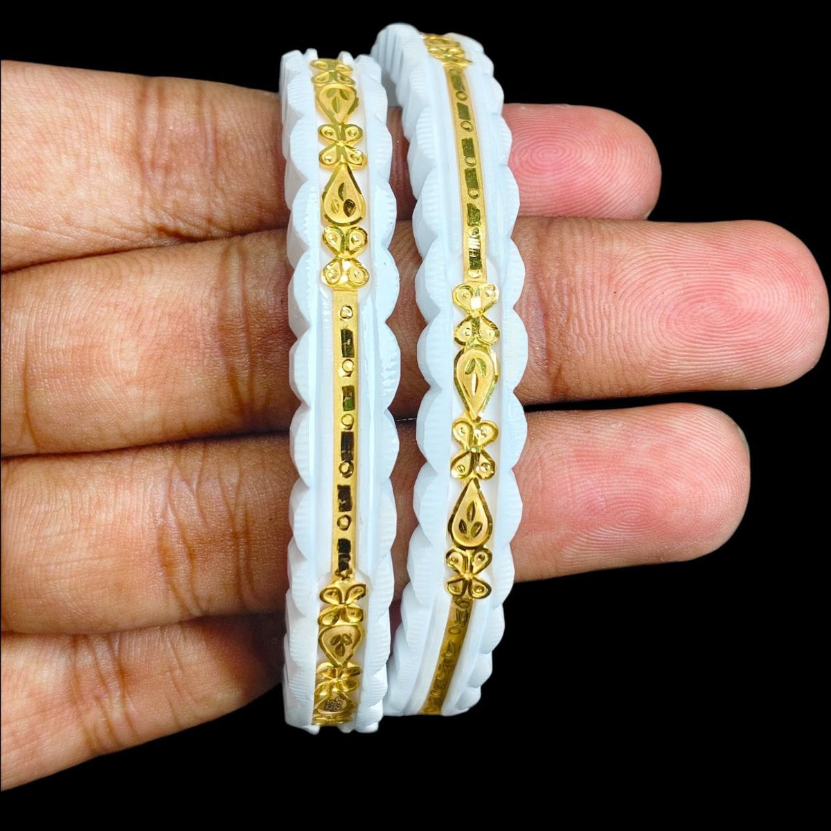 GSB9K- SIZE:28 (WGT: 2.340 GM APPROX) BIS CERTIFIED HUID HALLMARK 375 9KT GOLD SAKHA BADHANO 1 PAIR FOR WOMEN (CHILA PATH DESIGN) NOT FOR REGULAR USE. (K8279P)-(H8W4AI)
