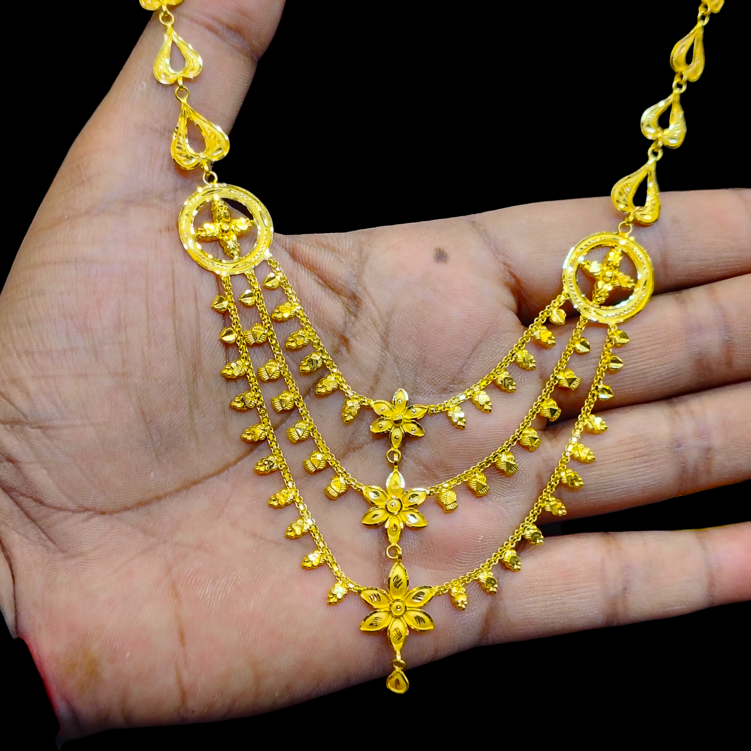 GOLD CHOKER NECKLACE- WGT: 8.190 BIS CERTIFIED HUID HALLMARK 916 22KT GOLD NECKLACE 1 PIECE WITH FREE ADJUSTABLE TASSEL FOR WOMEN.