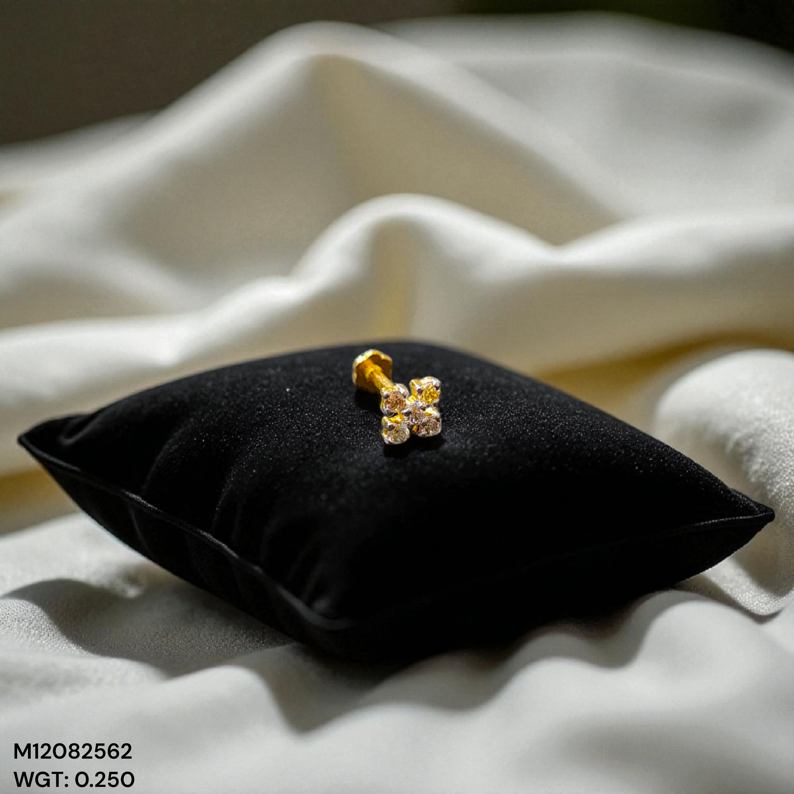 (GNP) RAJLAXMI DIAMOND JEWELLERY - WGT: 0.250 GM - NATURAL DIAMOND (0.08 CENT) HUID HALLMARK 18KT DIAMOND NOSEPIN FOR WOMEN WITH CERTIFICATE OF AUTHENTICITY BY IGJI (DESIGN NO: M12082562).