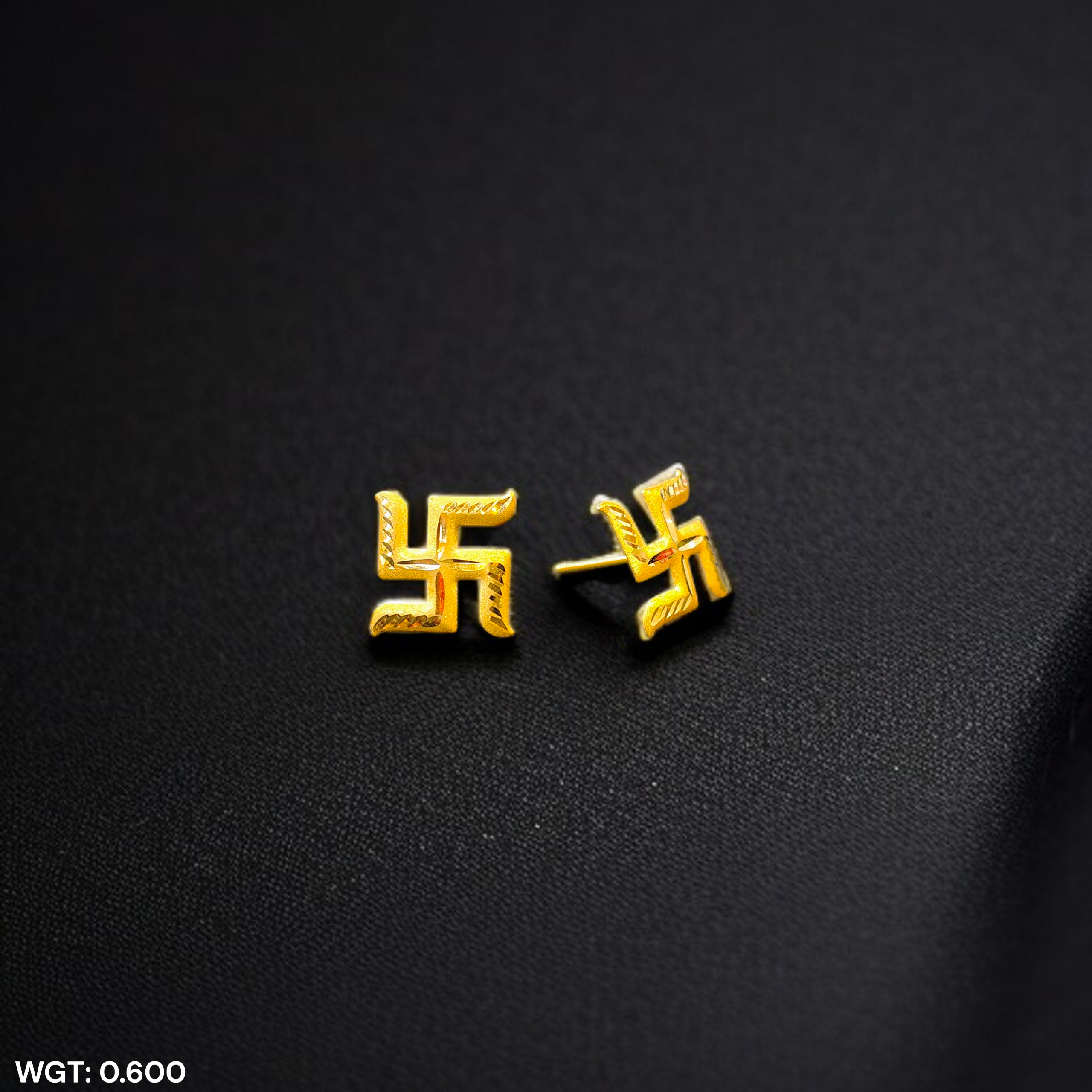 (GSE22) BIS CERTIFIED WGT: 0.600 GM APPROX HUID HALLMARK 916 22KT GOLD TOPS 1 PAIR FOR WOMEN.