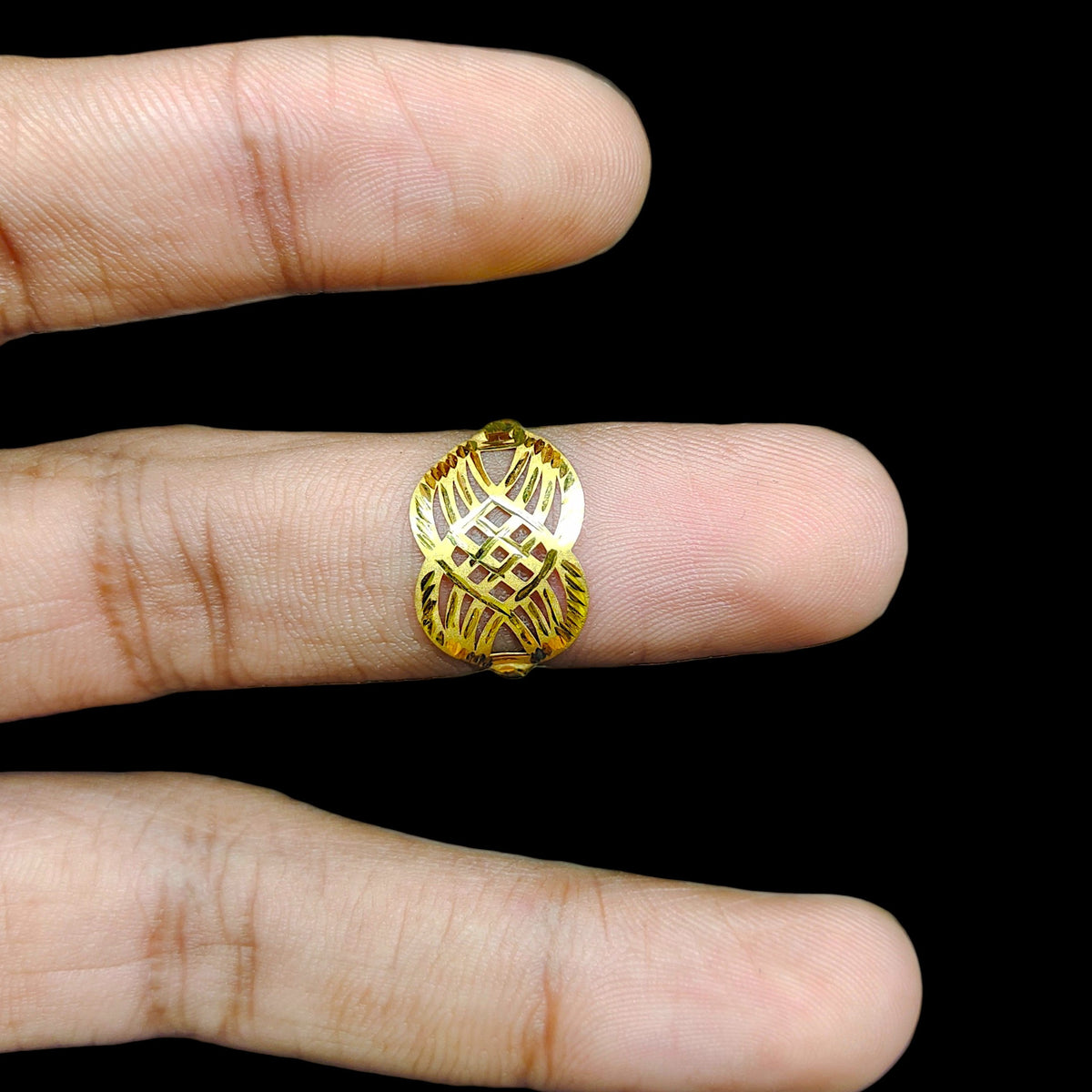 LADIES RING- (SIZE: 13) WGT: 0.380 GM APPROX BIS CERTIFIED HUID HALLMARK 9KT GOLD FINGER RING FOR WOMEN 1 PIECE. (11BVJ9)