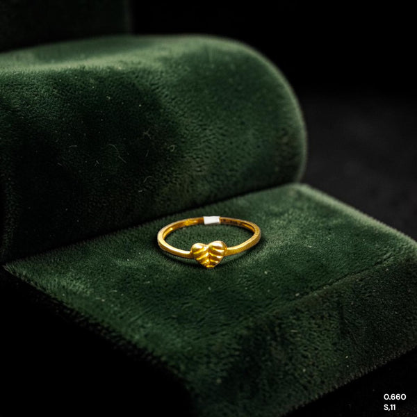LADIES RING- (SIZE: 11) WGT: 0.660 GM APPROX 14KT HALLMARK GOLD RING FOR WOMEN 1 PIECE.