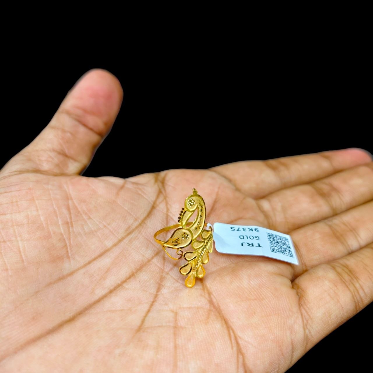 LADIES RING- (SIZE: 12) WGT: 0.890 GM APPROX BIS CERTIFIED HUID HALLMARK 9KT GOLD FINGER RING FOR WOMEN 1 PIECE