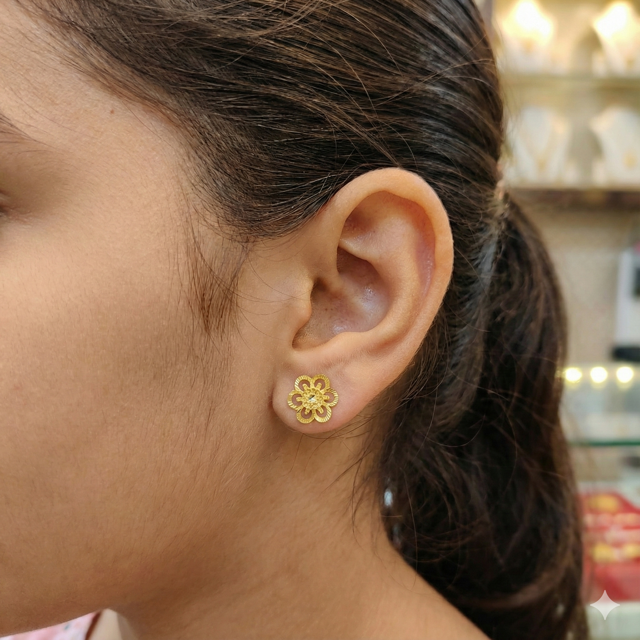 (GSE9) TRJ BABY TOPS WGT: 0.430 GM APPROX BIS CERTIFIED HUID HALLMARK 9KT GOLD STUD EARRINGS FOR WOMEN 1 PAIR FOR REGULAR USE.