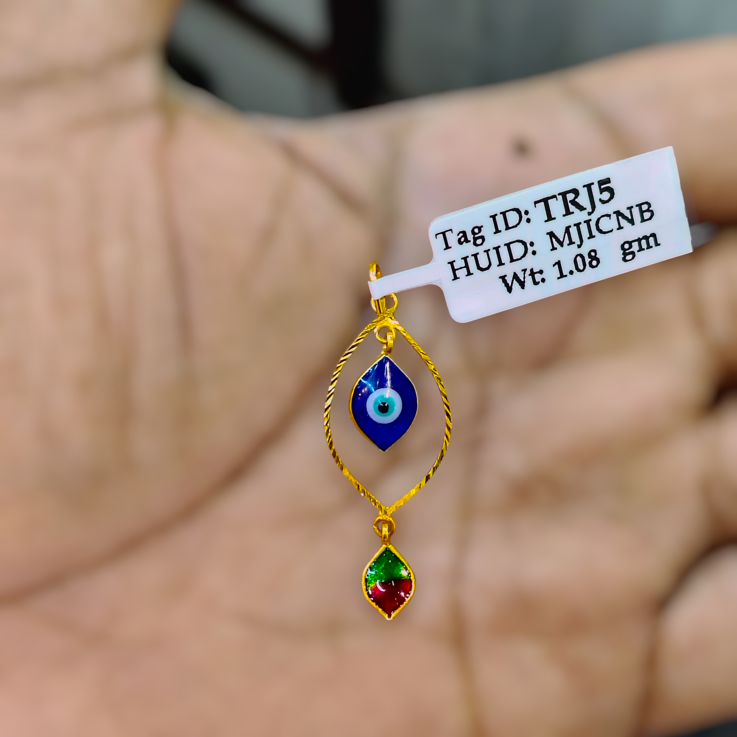 (GLC22) LOCKET WGT: 1.080 GM APPROX BIS CERTIFIED HUID HALLMARK 916 22KT GOLD LOCKET 1 PIECE FOR UNISEX. (CHAIN NOT INCLUDED).