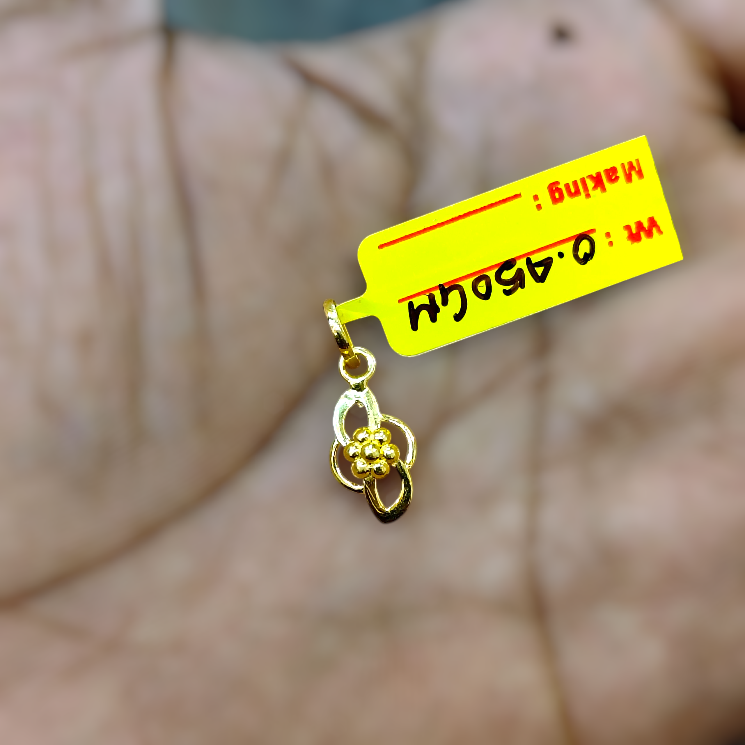 (GLC9) TRJ WGT: 0.450 GM APPROX BIS CERTIFIED HUID HALLMARK 9KT GOLD LOCKET FOR WOMEN 1 PIECE  FOR REGULAR USE CHAIN NOT INCLUDED.