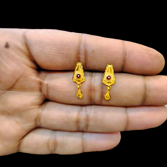 (GSE22) BIS CERTIFIED WGT: 0.630 GM APPROX HUID HALLMARK 916 22KT GOLD TOPS 1 PAIR FOR WOMEN.