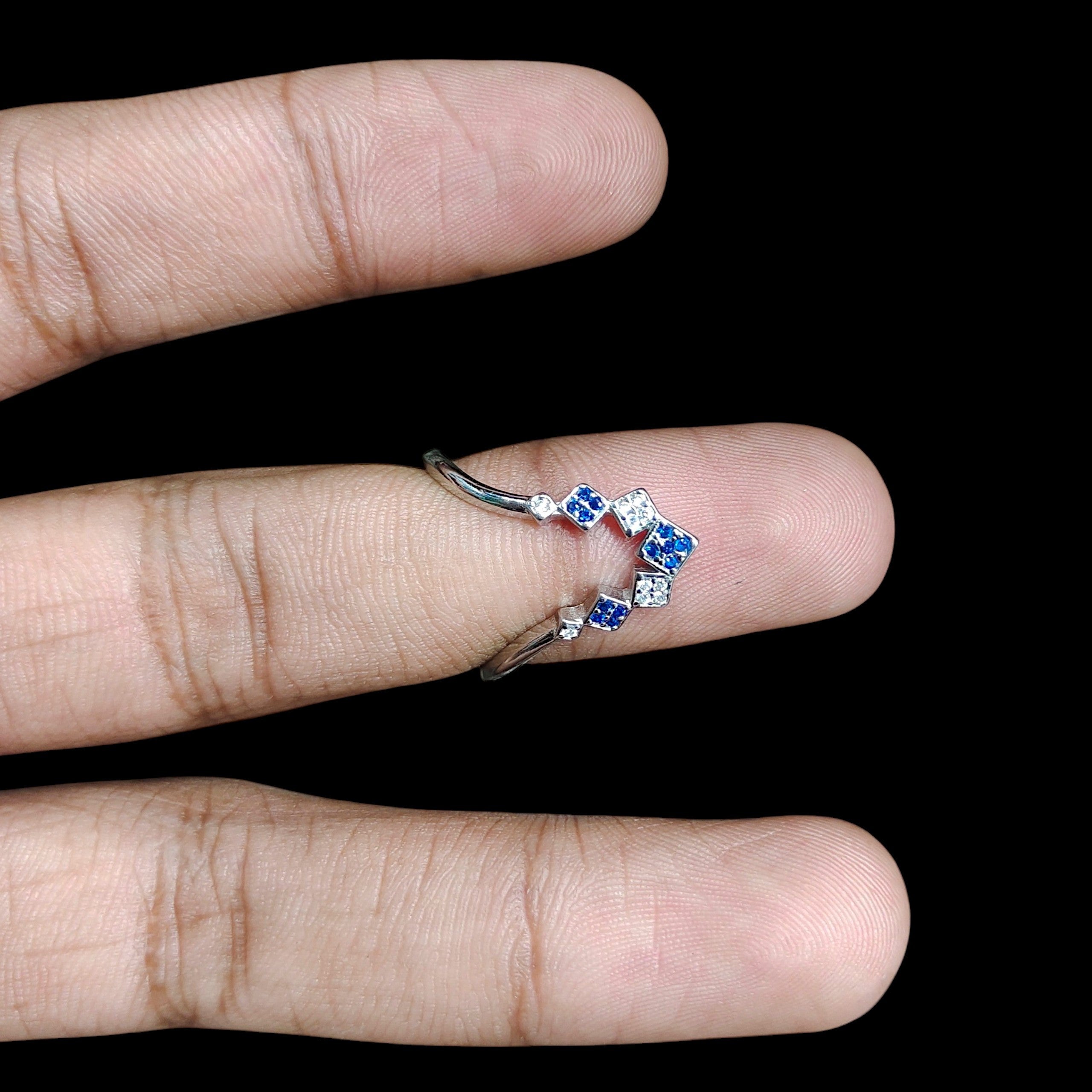 SILVER RING- SIZE:9 (WGT: 1.930 GM APPROX) HALLMARK 925 SILVER FINGER RING 1 PIECE FOR WOMEN (V RING BANKOK IMPORTED DESIGN)- NON EXCHANGEABLE -(SOLD ON MRP).