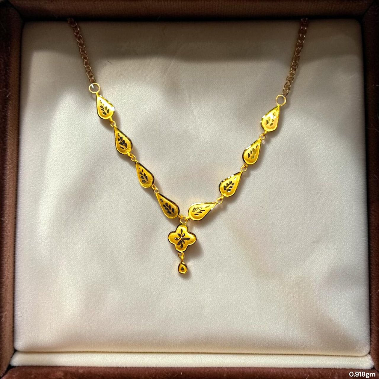 GOLD CHOKER NECKLACE-(WGT: 0.918 GM APPROX) BIS CERTIFIED HUID HALLMARK 9KT GOLD NECKLACE 1 PIECE FOR WOMEN.