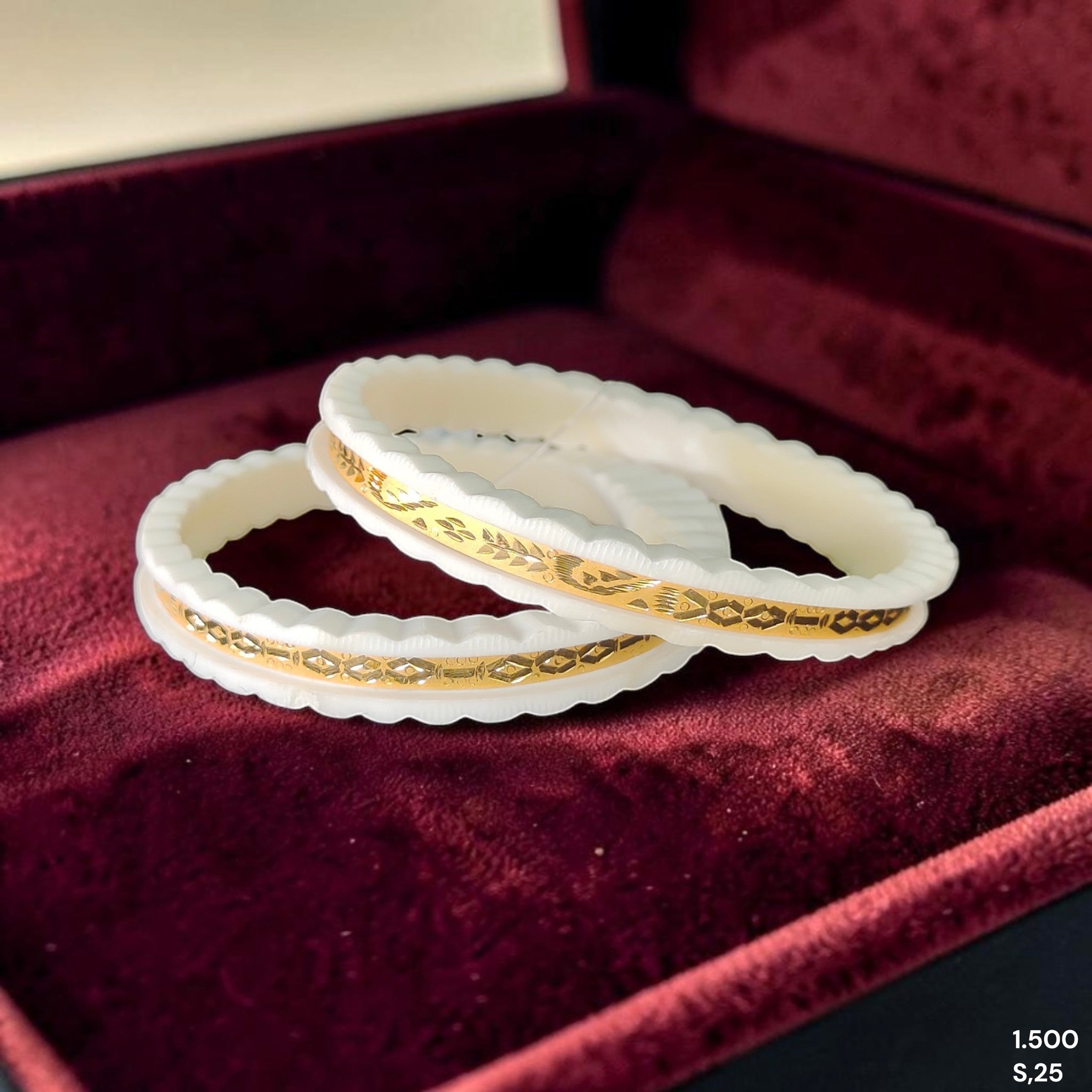 SAKHA BADHANO- (SIZE:25) WGT: 1.500 GM APPROX HUID HALLMARK 22KT GOLD SAKHA BADHANO BANGLES 1 PAIR DESIGN FOR REGULAR USE.