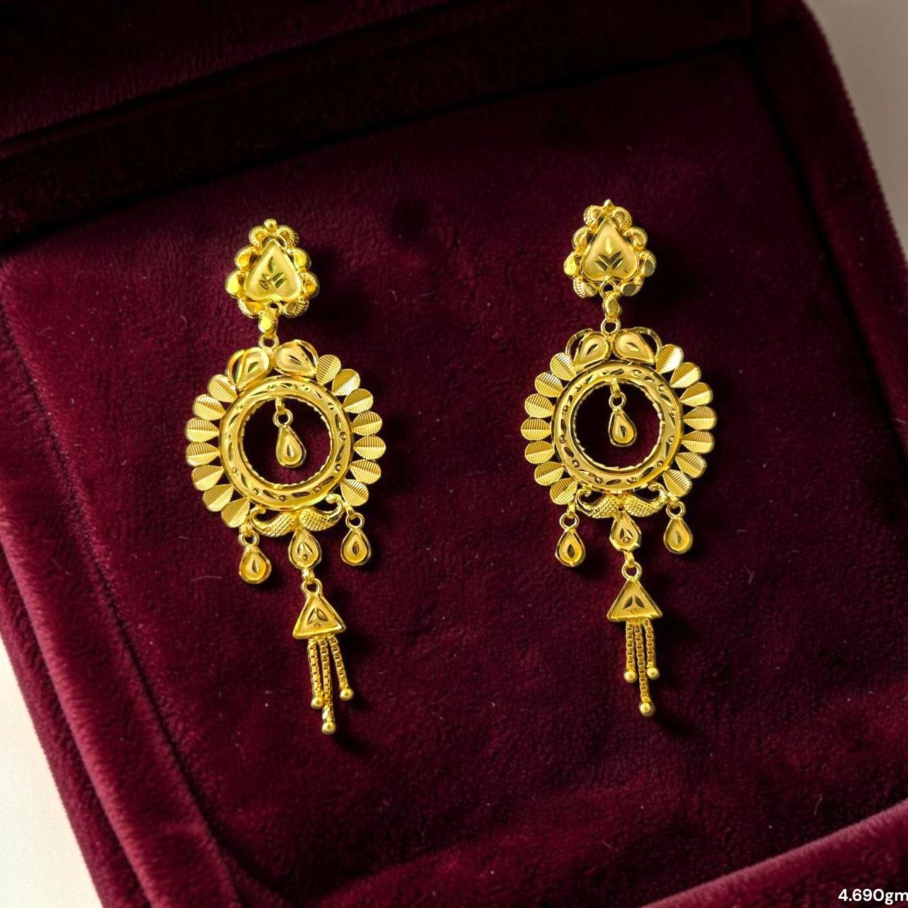 GOLD EARRINGS- BIS CERTIFIED WGT: 4.690 GM APPROX HUID HALLMARK 916 22KT GOLD EARRINGS 1 PAIR FOR WOMEN.