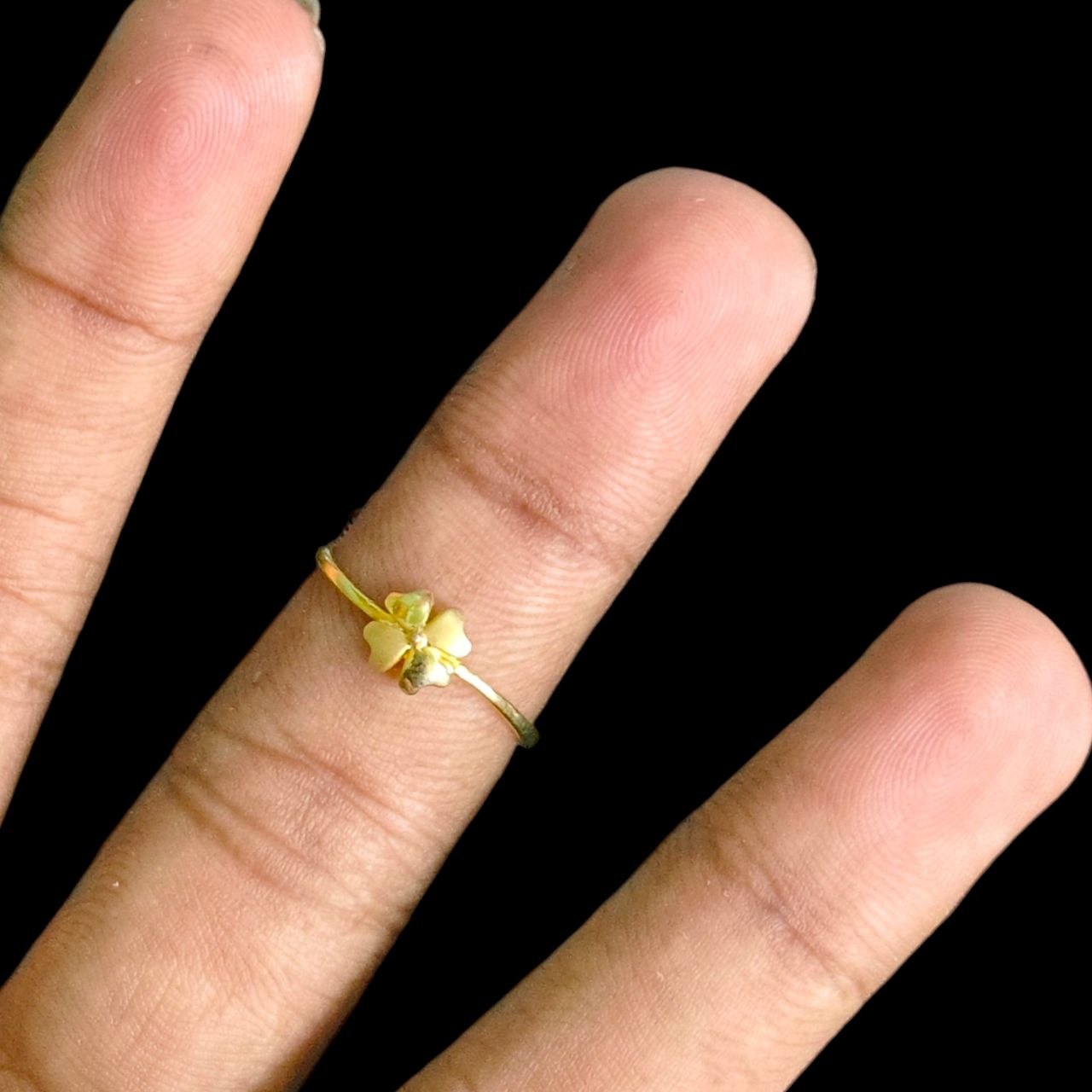 LADIES RING- (SIZE: 14) WGT: 0.970 GM APPROX 14KT HALLMARK GOLD RING FOR WOMEN 1 PIECE.