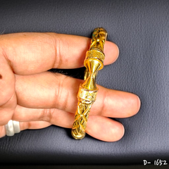 TRJ (SIZE: 22) HALLMARK 22KT GOLD COVERING BALA 1 PIECE APPROX WGT: 2.800 GM WITH XRF BARCODE PURITY CARD FOR WOMEN - (BILL & CARD MANDATORY- FOR EXCHANGE LIFETIME IN STORE ONLY).