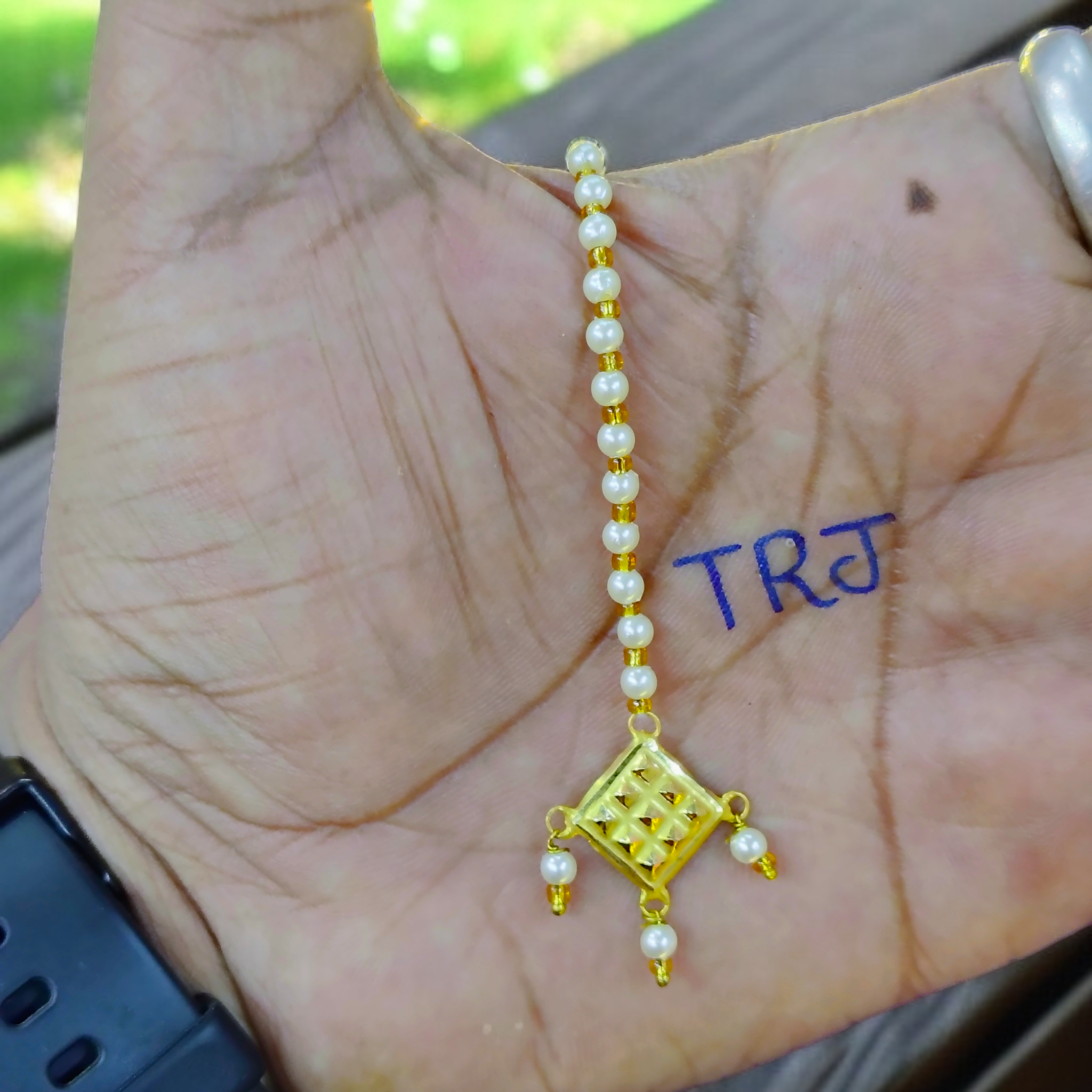 (GTMT) SQUAR CUT DESIGN (WGT: 0.200 GM APPROX) KDM GOLD (MANGTIKA) MOTI TICKLY 1 PIECE (50 TONCH) BEST FOR GIFT IN MARRIAGE.