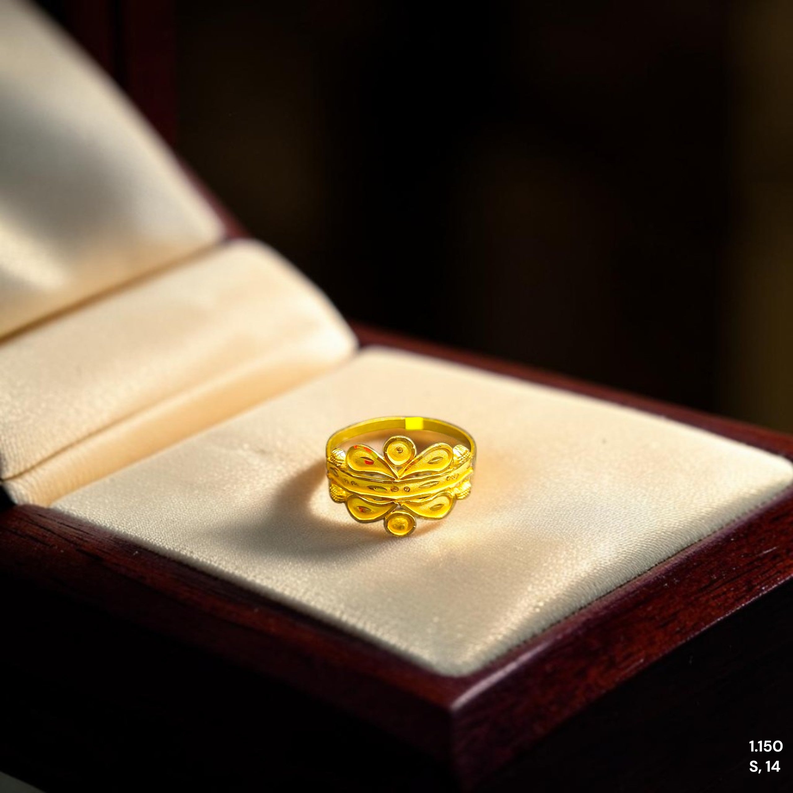 LADIES RING- (SIZE: 14) WGT: 1.150 GM APPROX BIS CERTIFIED HUID HALLMARK 916 22KT GOLD RING FOR WOMEN 1 PIECE.