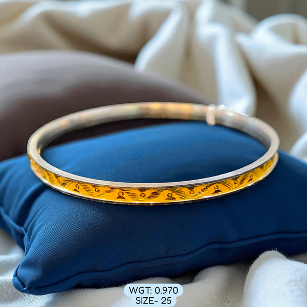 TRJ (SIZE: 25) WGT: 0.970 GM APPROX 22KT HUID HALLMARK GOLD NOA BANGLES (LAZER CHILA) 1 PIECE.