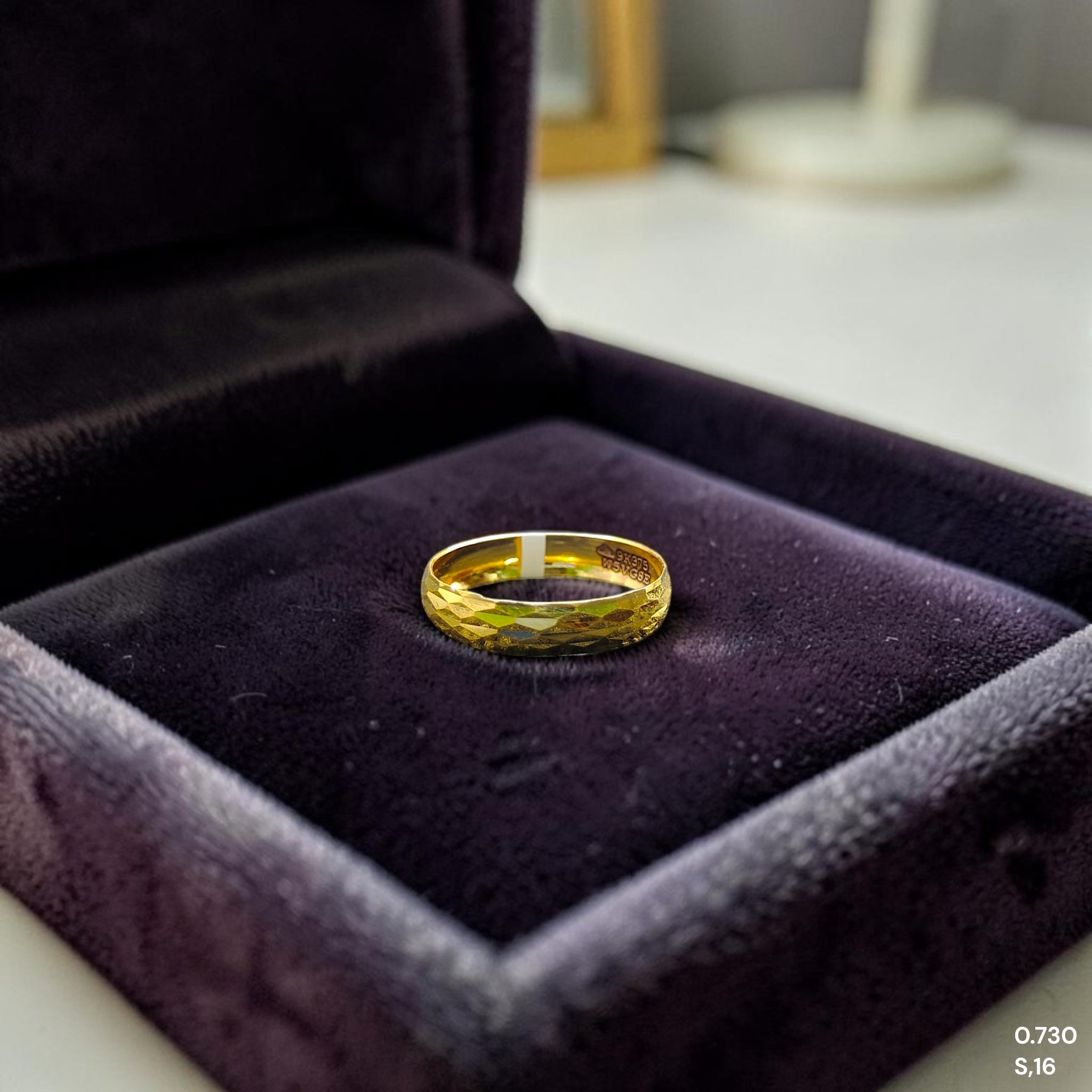 LADIES RING- (SIZE: 16) WGT: 0.730 GM APPROX BIS CERTIFIED HUID HALLMARK 9KT GOLD THUMB RING FOR UNISEX 1 PIECE.