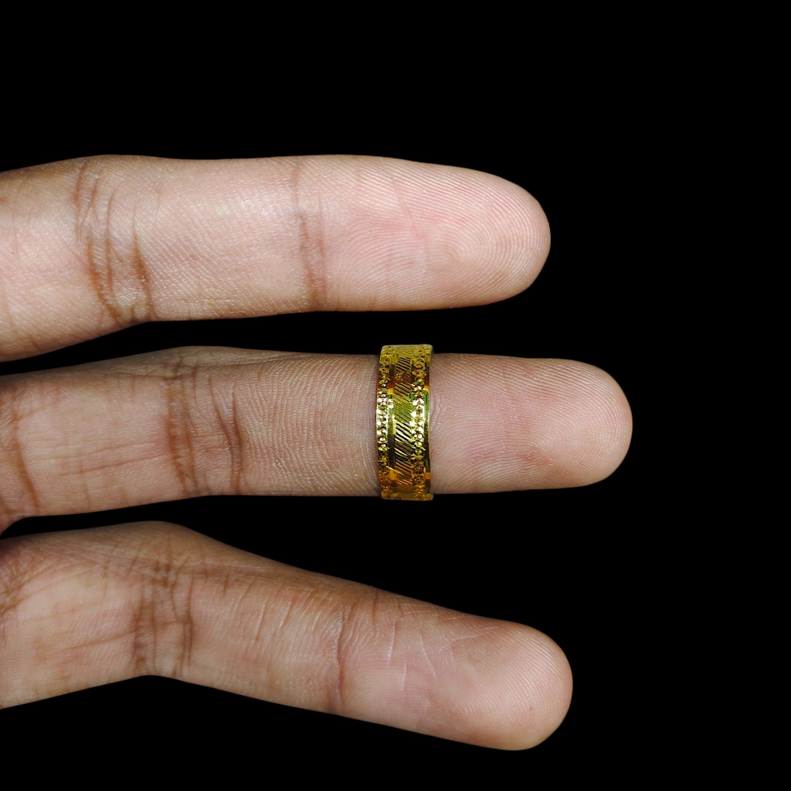 LADIES RING- (SIZE: 20 ) WGT: 1.780 GM APPROX BIS CERTIFIED HUID HALLMARK 916 22KT GOLD RING FOR WOMEN 1 PIECE.