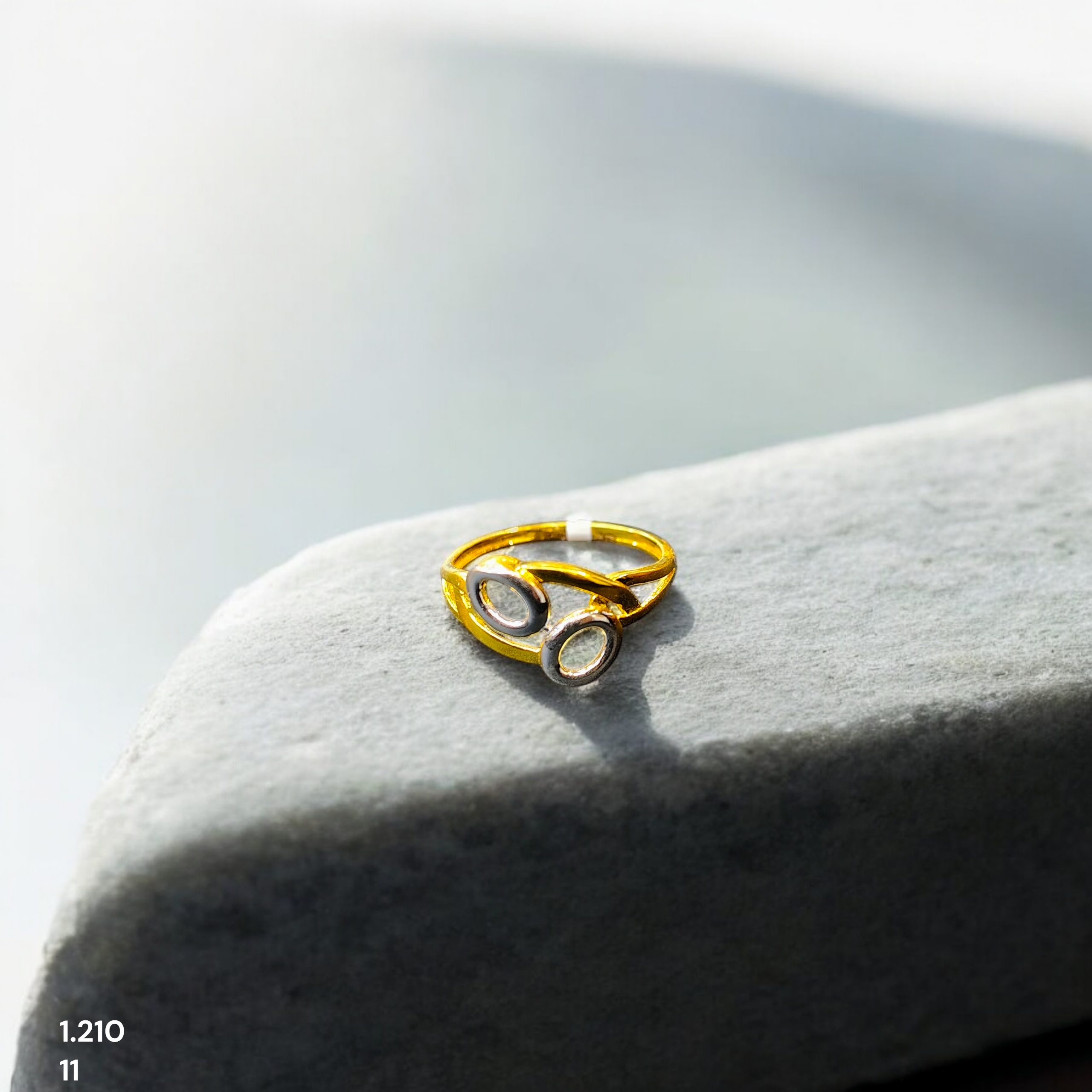 LADIES RING- TRJ (SIZE:11) WGT: 1.210 GM APPROX BIS CERTIFIED HUID HALLMARK 9KT GOLD FINGER RING FOR WOMEN 1 PIECE.