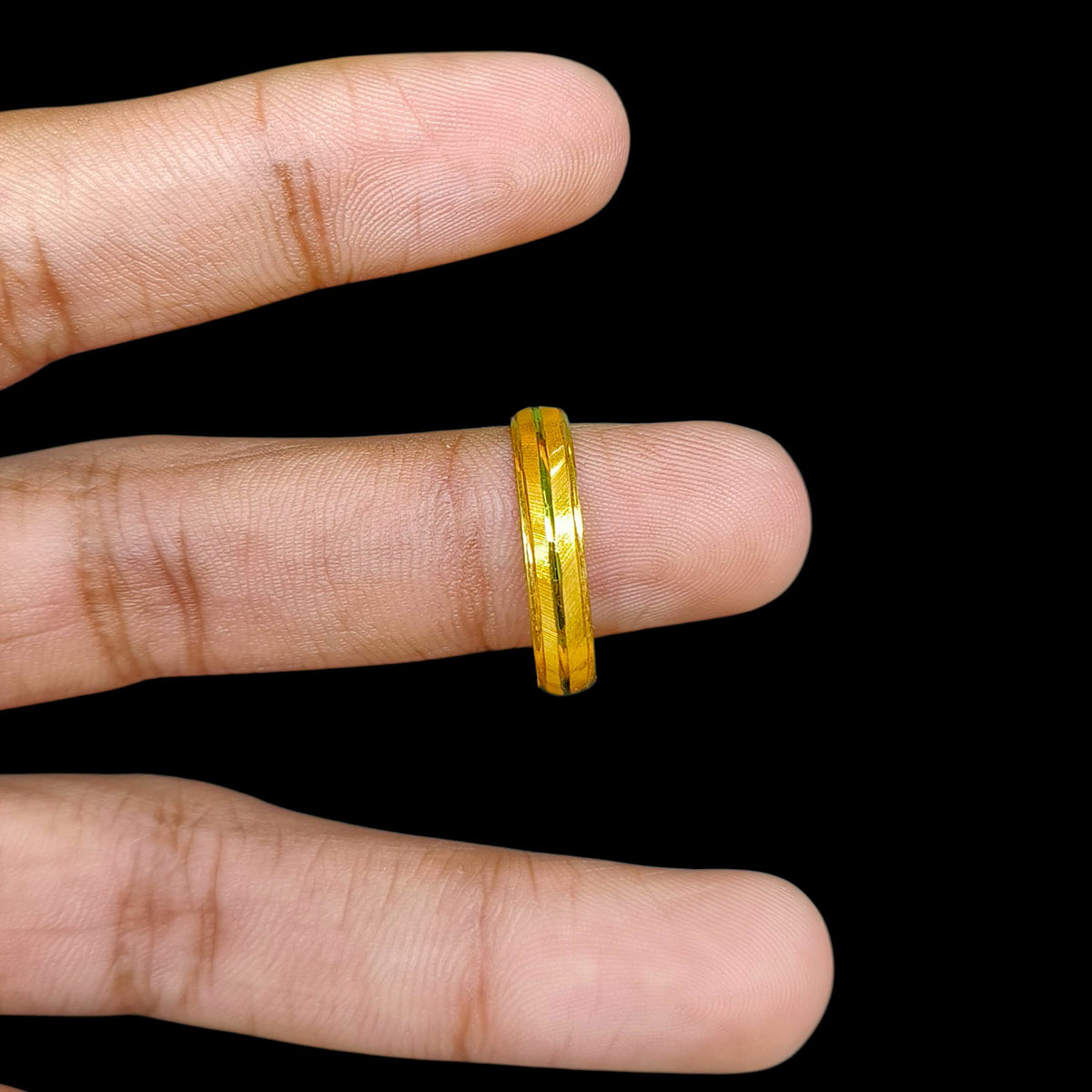 LADIES RING- (CM9PEV)-(SIZE: 24) WGT: 0.850 GM APPROX BIS CERTIFIED HUID HALLMARK 9KT GOLD THUMB RING FOR UNISEX 1 PIECE.