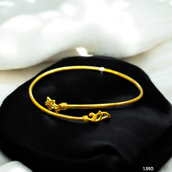 GOLD CHURI NOA- (SIZE: 24) WGT: 1.910 GM APPROX 375 9KT HUID HALLMARK GOLD BANGLE 1 PIECE.