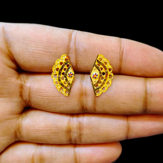 (GSE22) BIS CERTIFIED WGT: 0.840 GM APPROX HUID HALLMARK 916 22KT GOLD STUD EARRINGS 1 PAIR FOR WOMEN.
