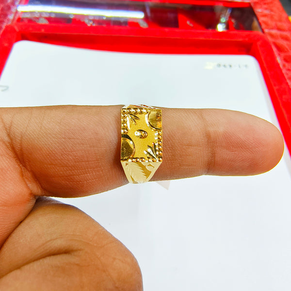 SIZE:22 (WGT: 1.770 GRAM APPROX) BIS CERTIFIED HUID HALLMARK 916 22KT GOLD GENTS FINGER RING FOR MENS 1 PIECE.