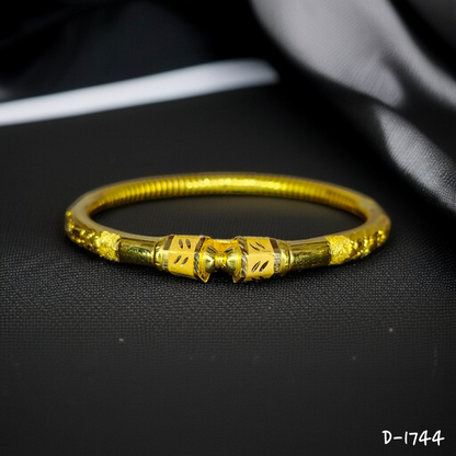 TRJ (SIZE: 25) HALLMARK 22KT GOLD COVERING BALA 1 PIECE APPROX WGT: 2.250 GM WITH XRF BARCODE PURITY CARD FOR WOMEN - (BILL & CARD MANDATORY- FOR EXCHANGE LIFETIME IN STORE ONLY).