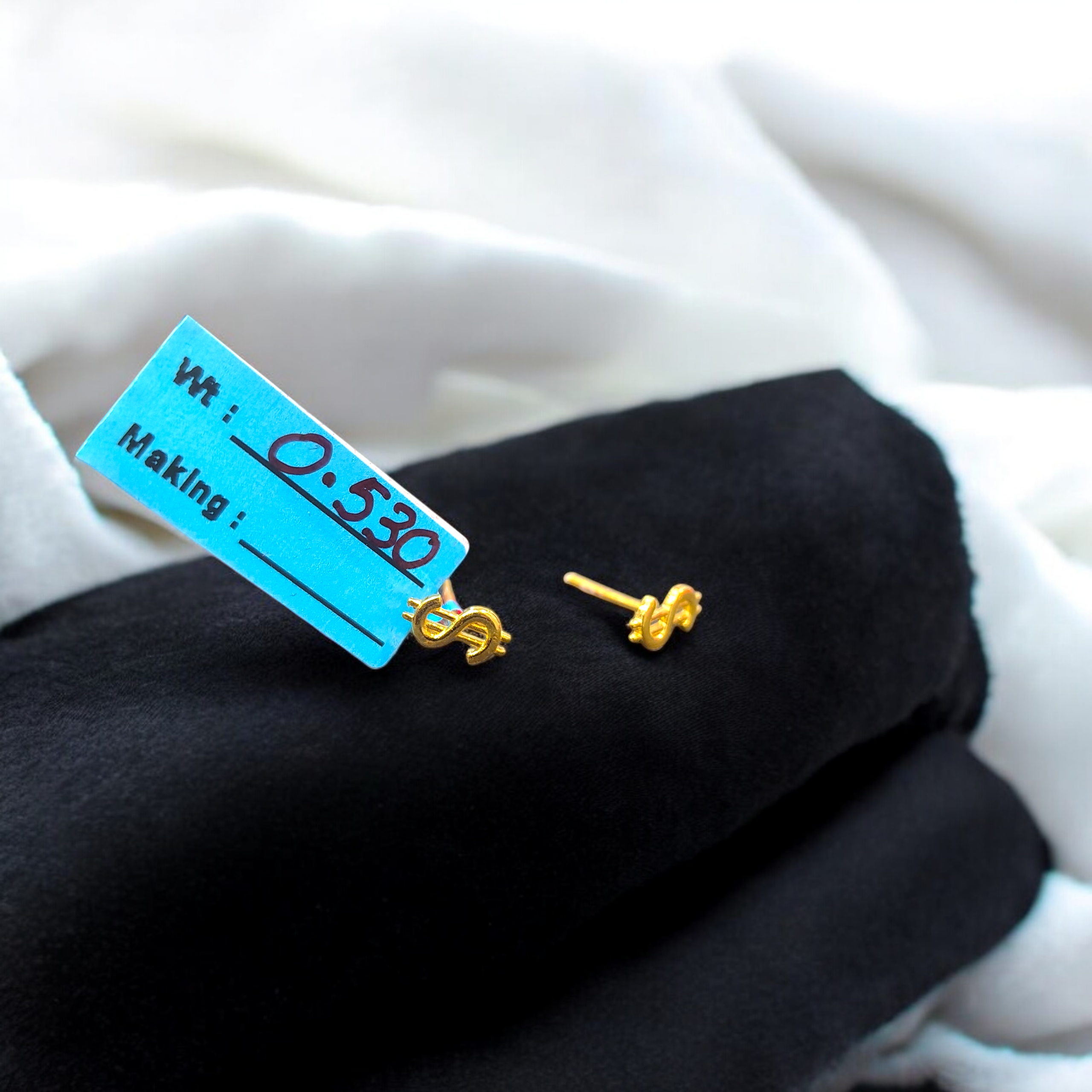 BABY JEWELLERY STUD EARRING- TRJ BABY TOPS WGT: 0.530 GM APPROX BIS CERTIFIED HUID HALLMARK 9KT GOLD STUD EARRINGS FOR WOMEN 1 PAIR FOR REGULAR USE.