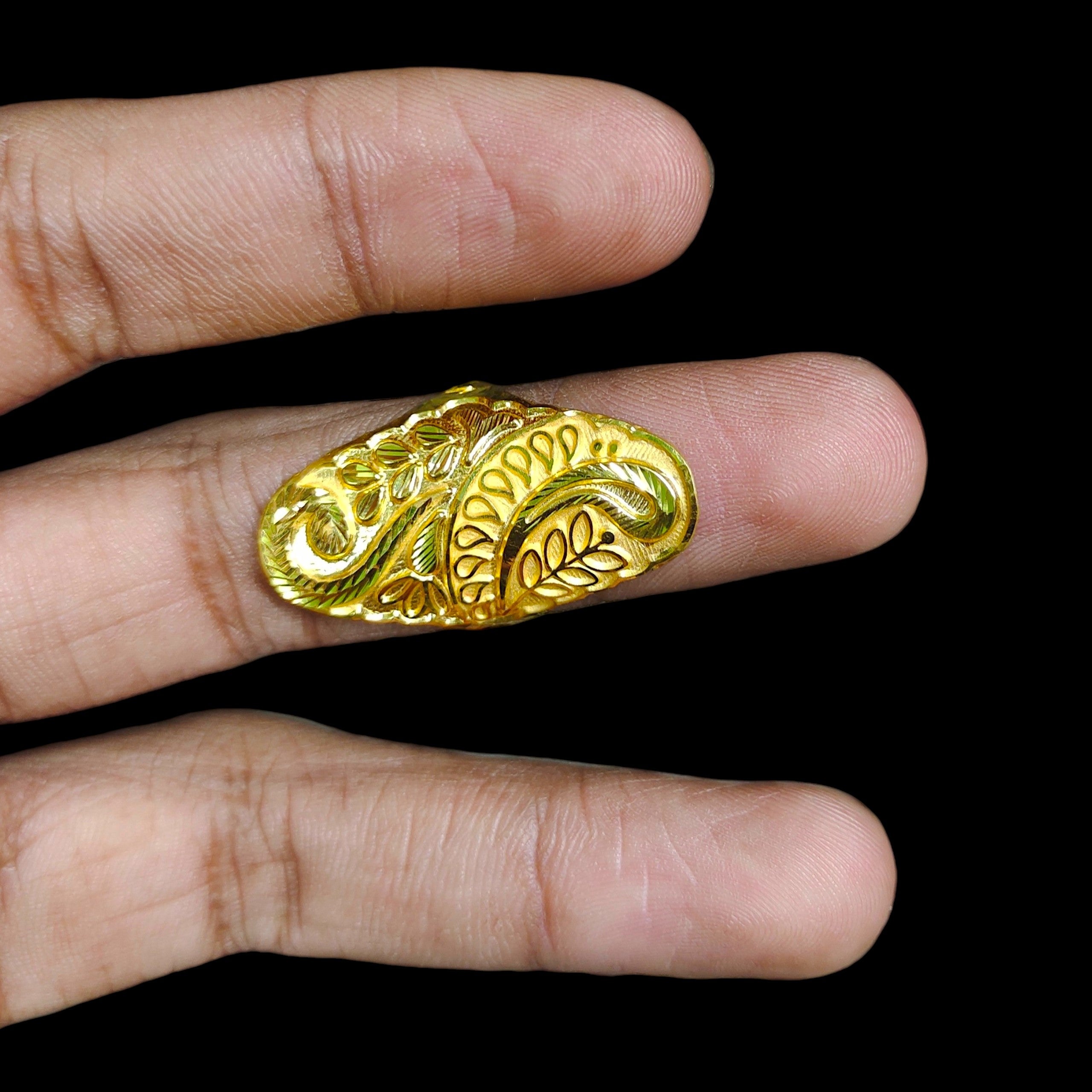 LADIES RING- (SIZE: 15 ) WGT: 1.600 GM APPROX BIS CERTIFIED HUID HALLMARK 916 22KT GOLD RING FOR WOMEN 1 PIECE.