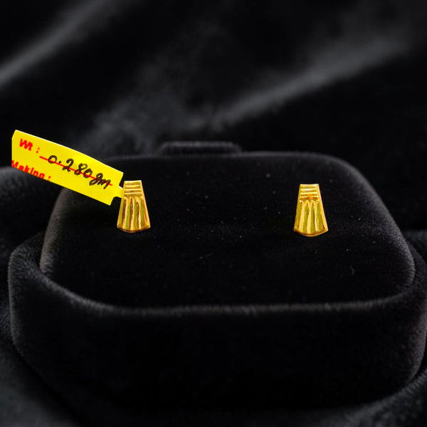 GOLD TOPS- BIS CERTIFIED (WGT: 0.280 GM APPROX) HUID HALLMARK 375 9KT GOLD TOPS 1 PAIR BEST FOR MARRIAGE GIFT.