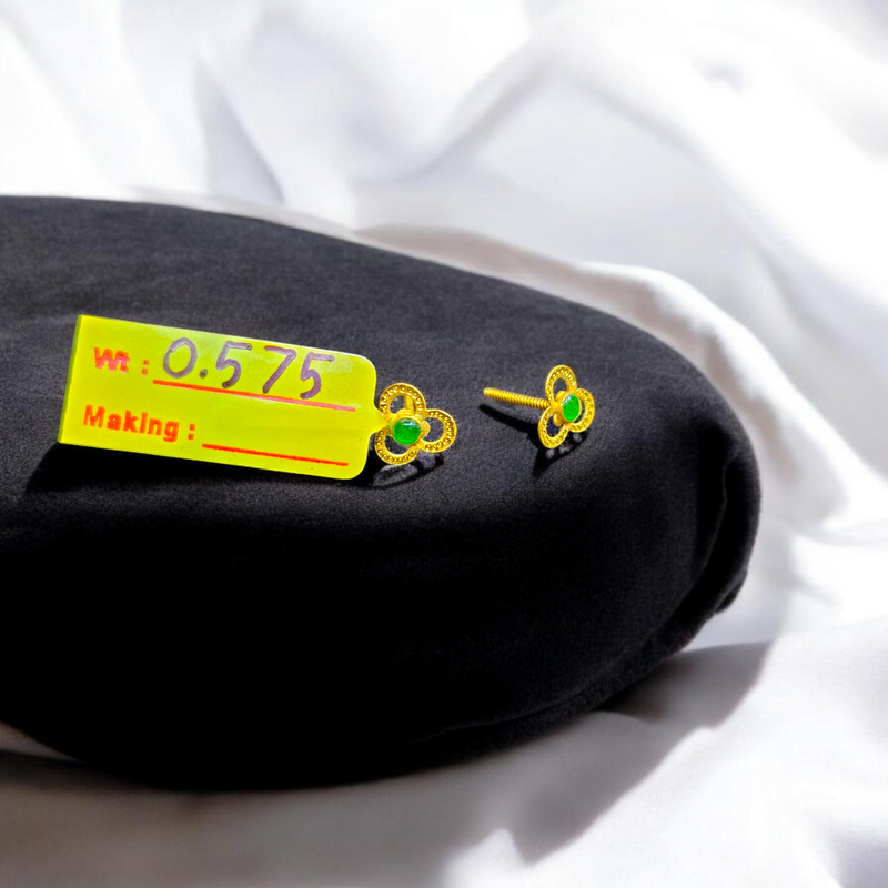 GOLD TOPS- BIS CERTIFIED WGT: 0.575 GM APPROX HUID HALLMARK 916 22KT GOLD TOPS 1 PAIR FOR WOMEN.