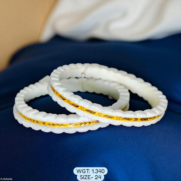 TRJ (SIZE: 24) WGT: 1.340 GM APPROX HUID HALLMARK 22KT GOLD SAKHA BANGLES 1 PAIR DESIGN FOR REGULAR USE.