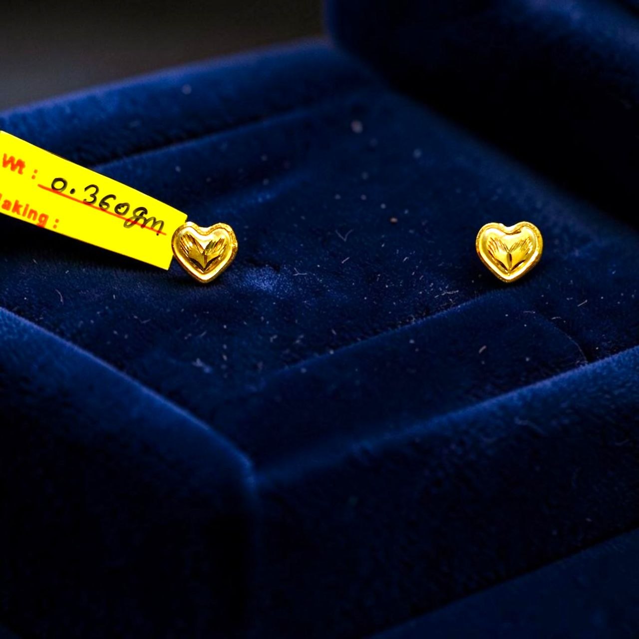 GOLD TOPS- BIS CERTIFIED (WGT: 0.360 GM APPROX) HUID HALLMARK 375 9KT GOLD TOPS 1 PAIR BEST FOR MARRIAGE GIFT.