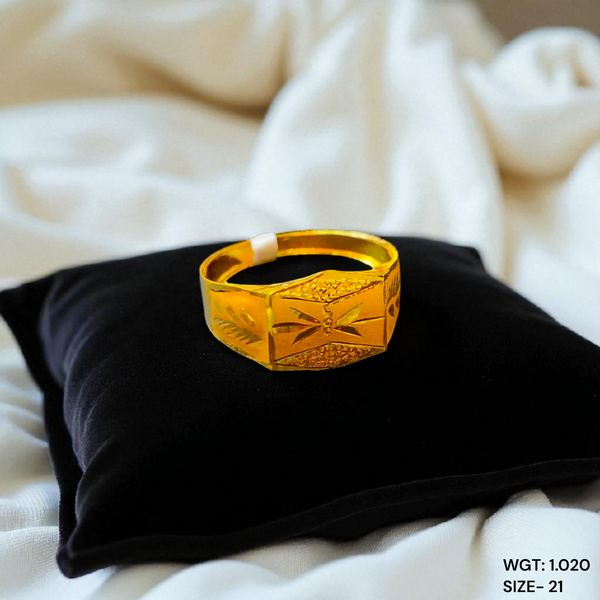 SIZE:21 (WGT: 1.020 GRAM APPROX) BIS CERTIFIED HUID HALLMARK 916 22KT GOLD GENTS FINGER RING FOR MENS 1 PIECE.