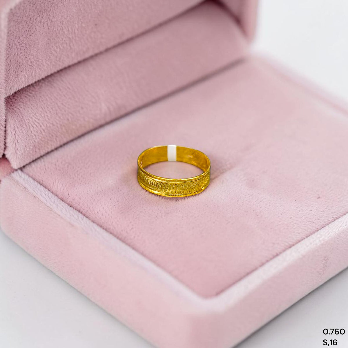 LADIES RING- (BV1BDU)-(SIZE: 16) WGT: 0.760 GM APPROX BIS CERTIFIED HUID HALLMARK 9KT GOLD THUMB RING FOR UNISEX 1 PIECE.