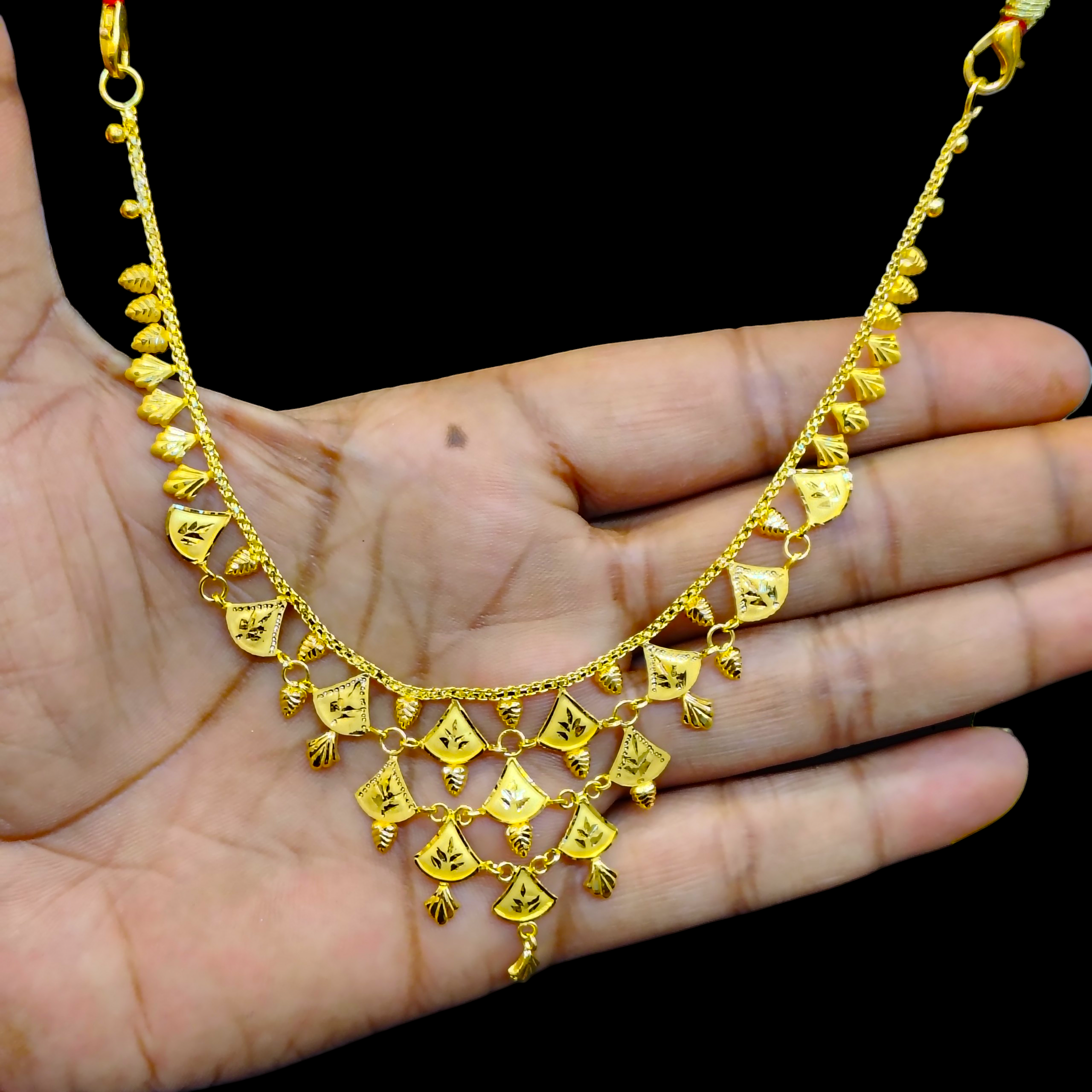 GOLD CHOKER NECKLACE- WGT: 6.810 BIS CERTIFIED HUID HALLMARK 916 22KT GOLD NECKLACE 1 PIECE WITH FREE ADJUSTABLE TASSEL FOR WOMEN.