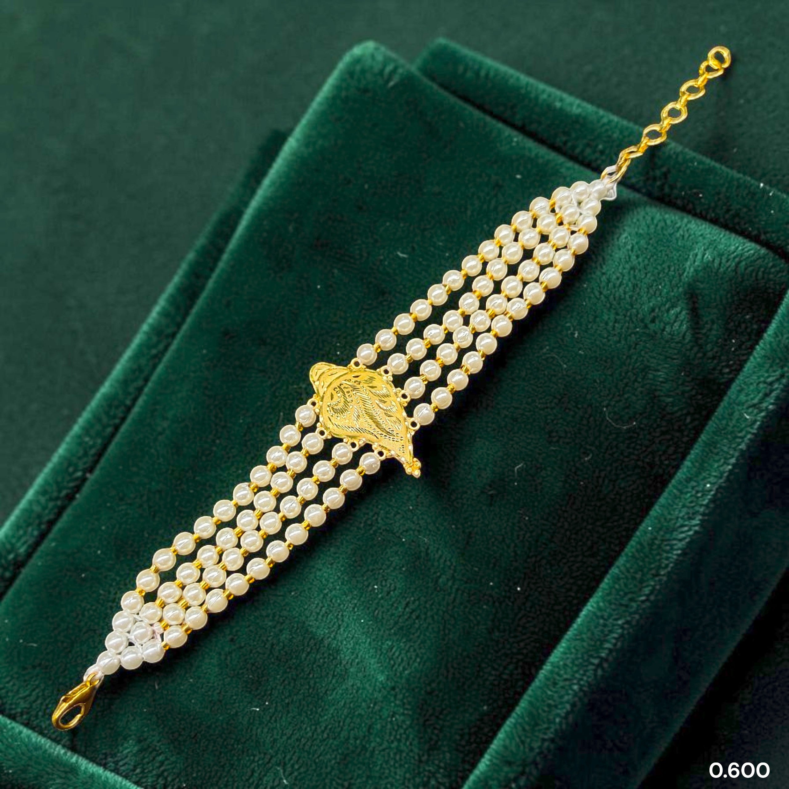 GOLD MANTASHA- (WGT: 0.600 GM APPROX) BIS CERTIFIED HUID HALLMARK 375 9KT GOLD MOTI MANTASHA WITH PEARL CHAIN FOR WOMEN.(1XL16Q)