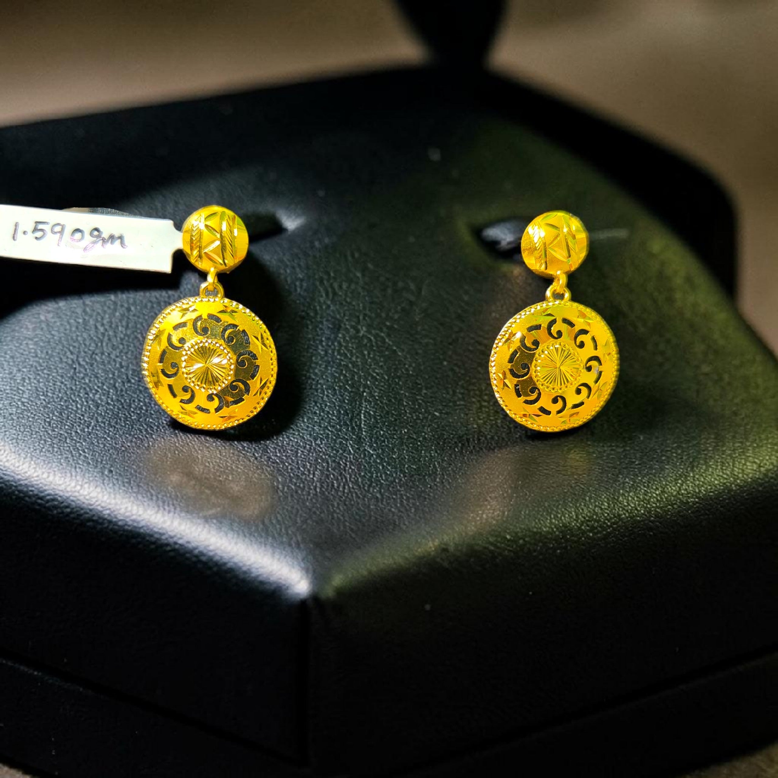 GOLD EARRINGS- WGT: 1.590 GM APPROX BIS CERTIFIED HUID HALLMARK 9KT GOLD EARRINGS 1 PAIR FOR WOMEN (BEST FOR GIFT IN MARRIAGE).